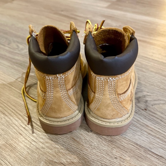 Timberland 6 Inch Boot “Butters” 🧈 Size 6 infant used with box 📦 - Picture 4 of 7